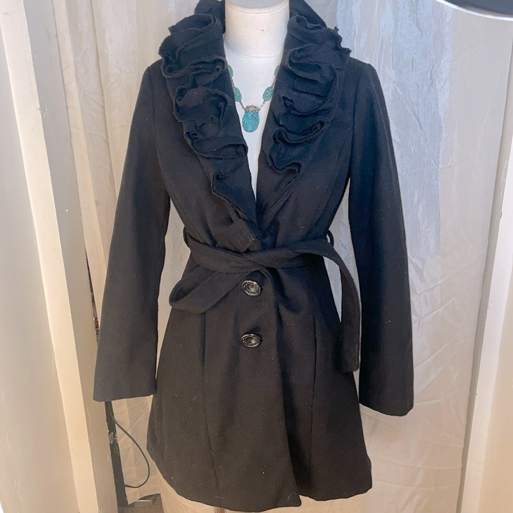 EUC Women’s Heart Soul Black Peacoat with ruffle collar size small